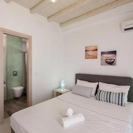 Cycladic Breeze Villa *