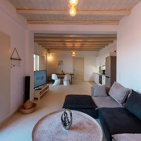 Cycladic Breeze